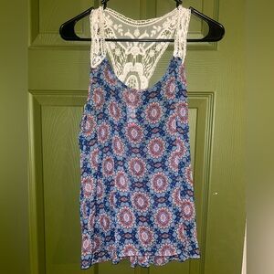 Floral Lace-Back blouse